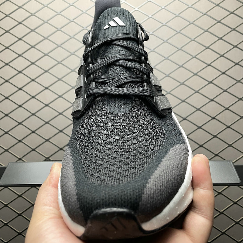 ZAPATILLA ADIDAS ULTRA BOOST 5